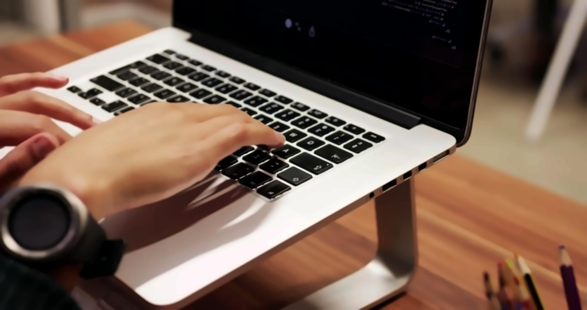 Advanced mobile game performance analysis workspace showing optimization techniques